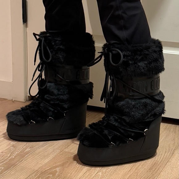 Icon Water Resistant Faux Fur Moon Boot - Picture 10 of 10